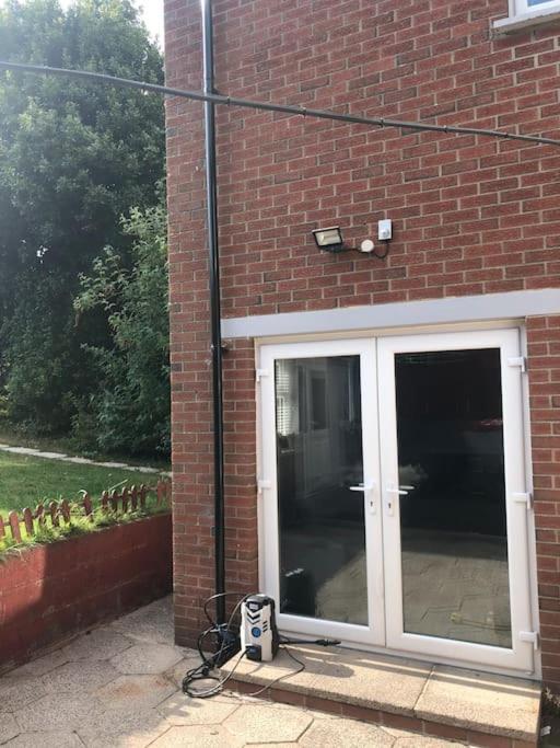 Belfast Private Room, En-Suite & Own Access Exterior photo